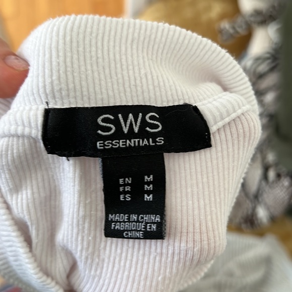 Plain White Basic Tee - Picture 3 of 3